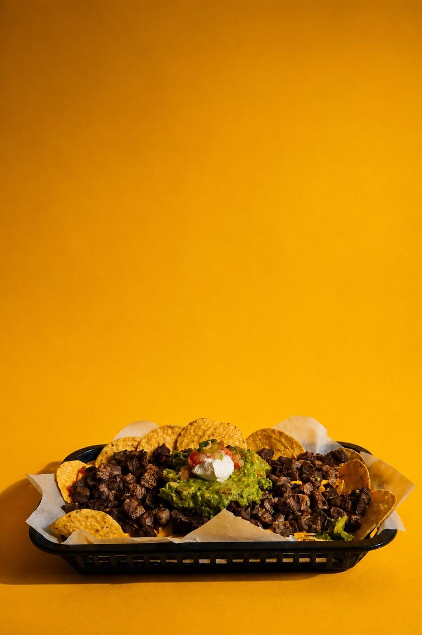 Nachos con carne y guacamole